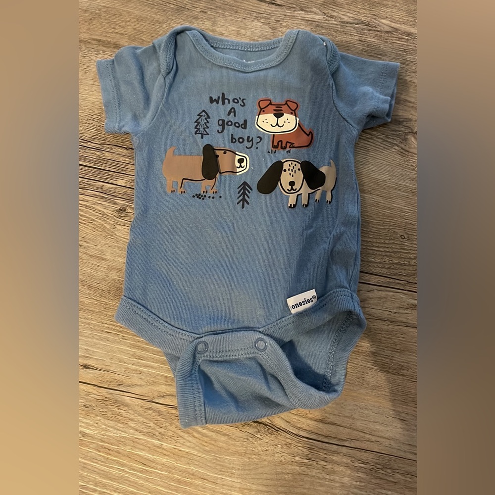 Newborn onesies- never worn
